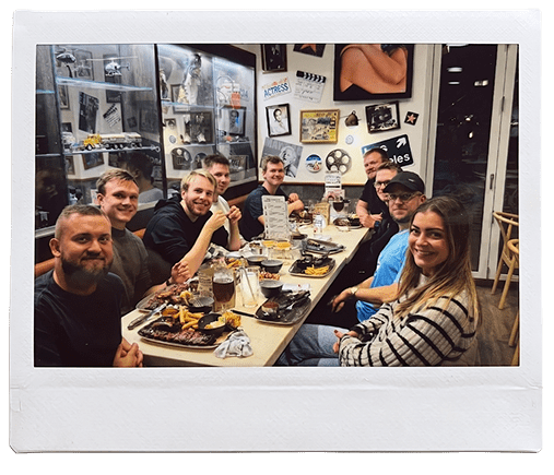 BCT-teamet ude at spise sammen