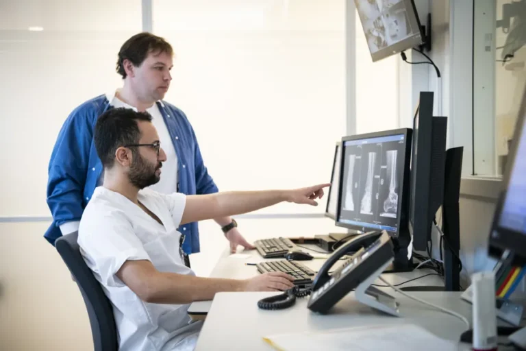 Illustration af sikker håndtering af sundhedsdata hos Sykehuspartner